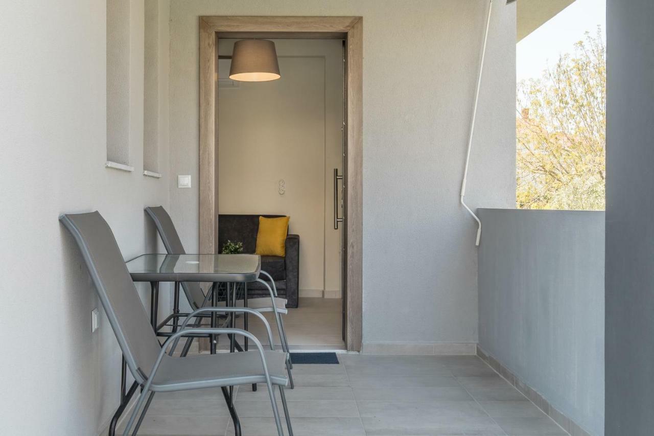 V Luxury Apartments Siviri Chambre photo